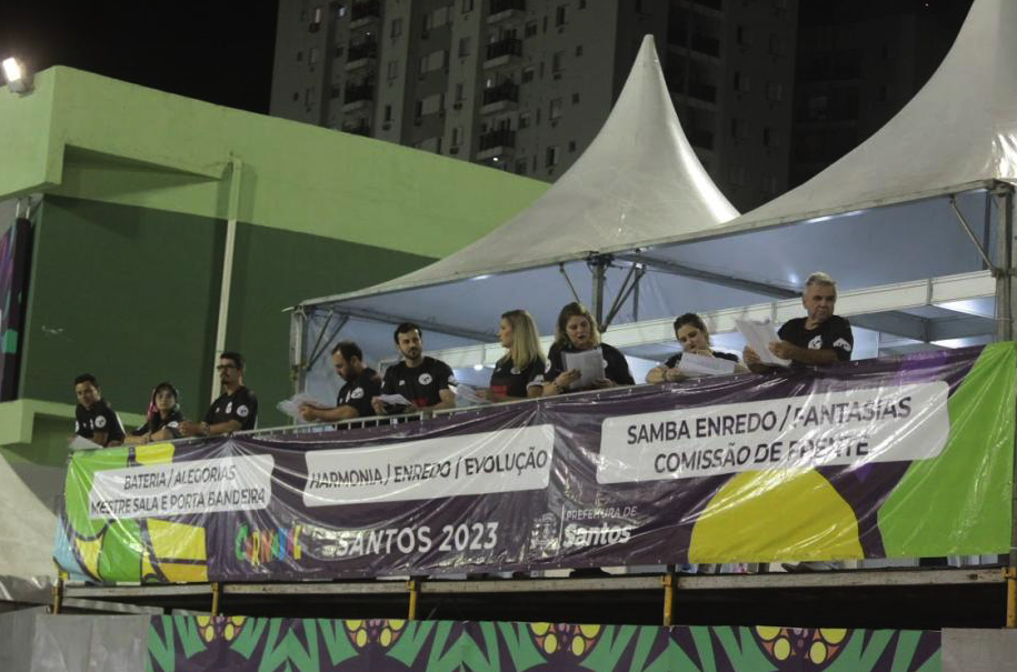 Todas as escolas foram avaliadas por 27 julgadores