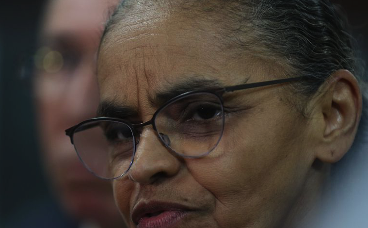 Após o sobrevoo, a comitiva liderada pelo governador visitou um abrigo