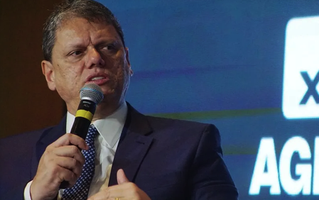 O governador Tarcísio de Freitas (Republicanos)