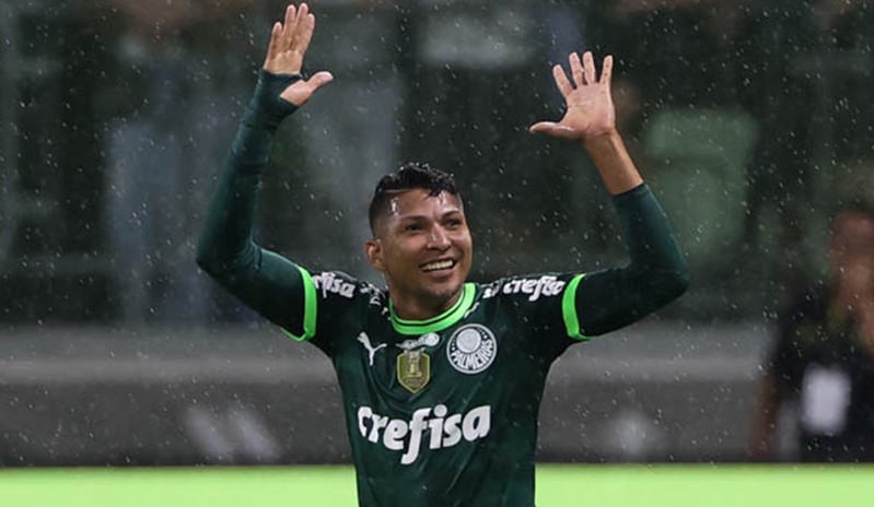 Nesta temporada, Rony tem 41 partidas disputadas e 12 gols marcados, além de seis assistências