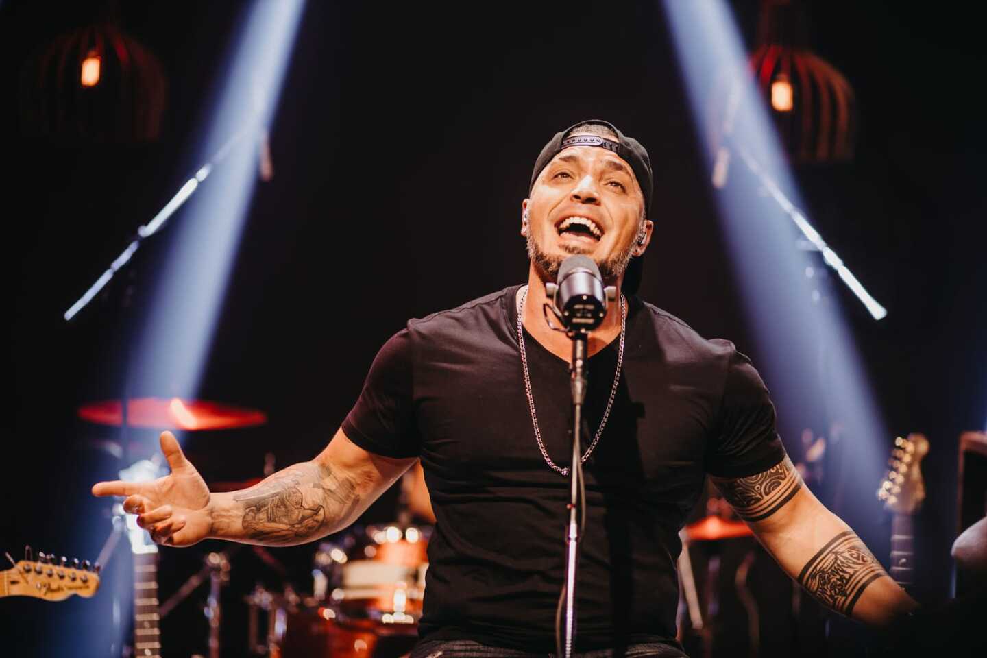 "Tudo vai dar Certo" fala de esperança e integra DVD com 11 canções autorais