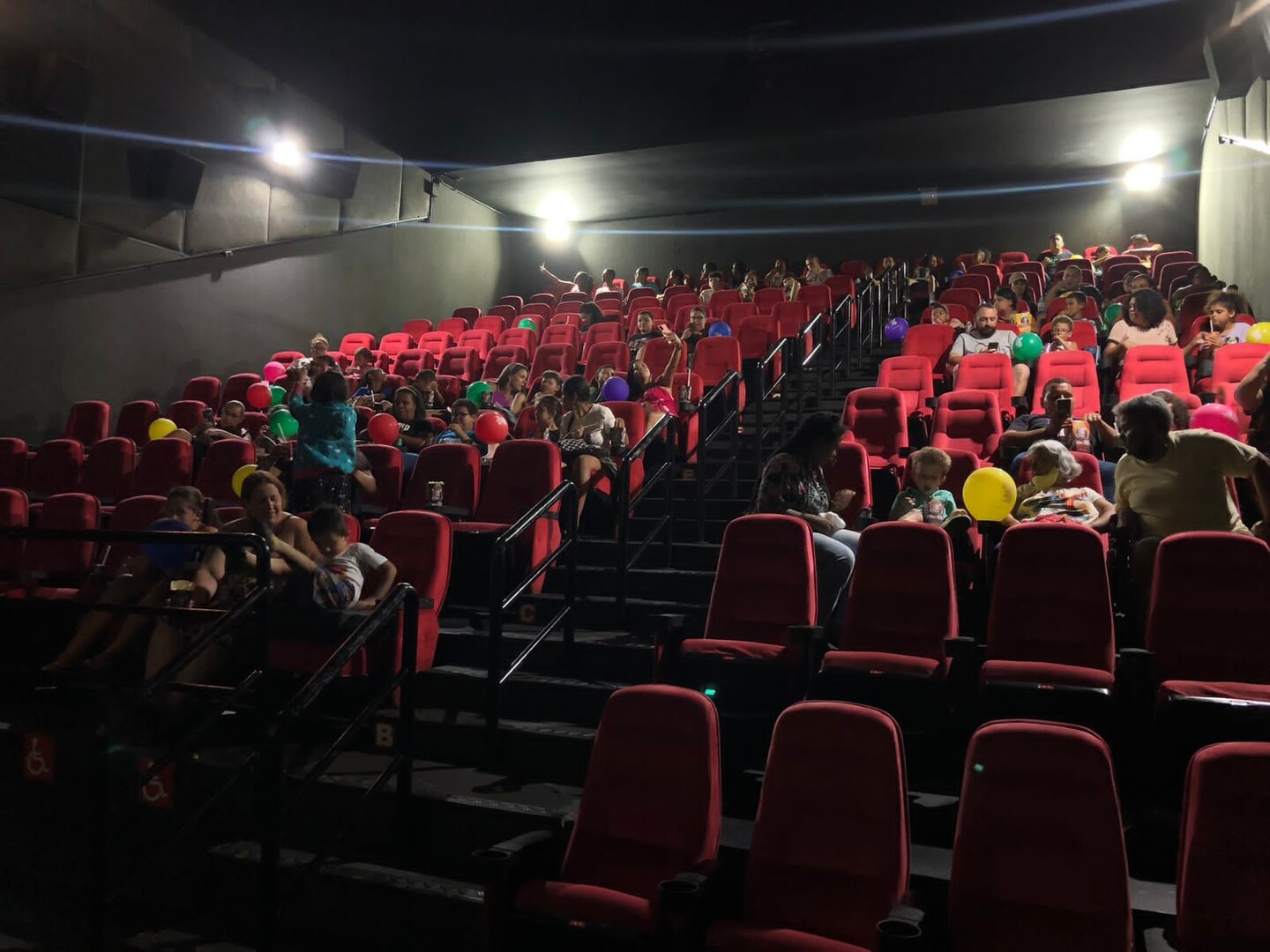 A união foi selada durante uma sessão especial para crianças com autismo, conhecida como  Sessão Azul