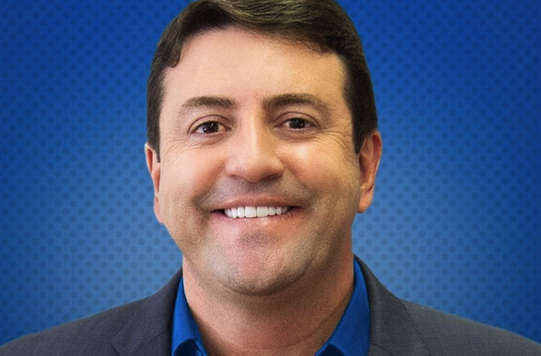 Ele também oferece conselhos para prefeitos e interessados em se tornarem vereadores