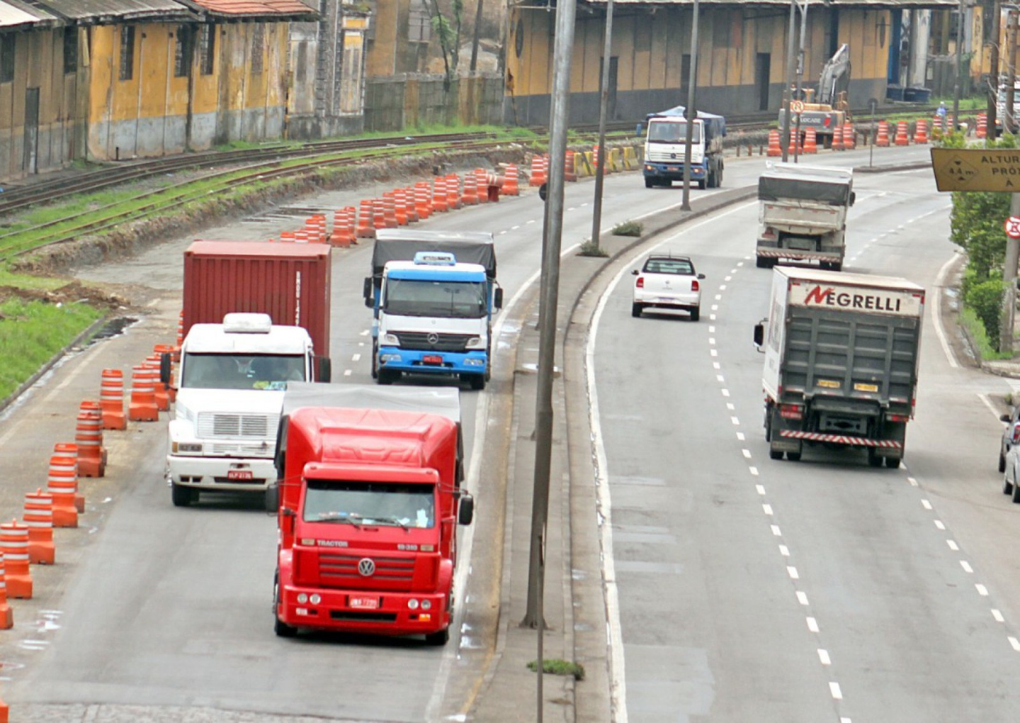 Dentre os serviços oferecidos, destaque para orientações sobre saúde bucal, mental e corporal; teste glicêmico, aferição de pressão arterial, além de vacinas contra covid e gripe