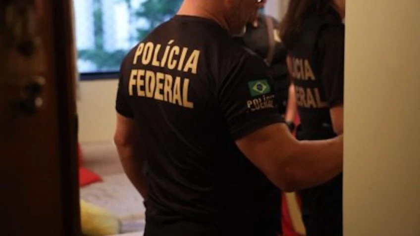 Segundo a PF, ele é suspeito de "incitar os atos antidemocráticos e um dos administradores dos recursos que financiavam as ações."