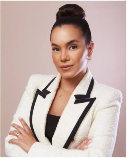 Luiza é pioneira nas técnicas de embelezamento feminino que mais fazem sucesso aqui no Brasil