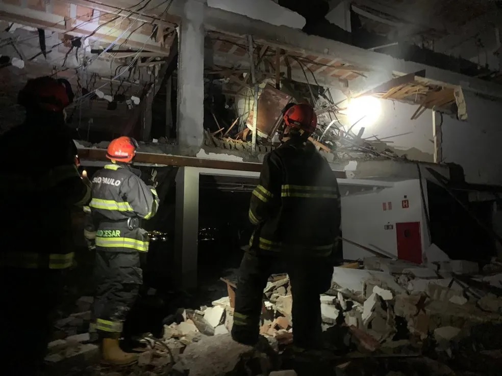 A Defesa Civil Estadual e a Polícia Militar da região confirmaram a ocorrência. Além do resgate pelos bombeiros, as vítimas foram socorridas pelo Samu