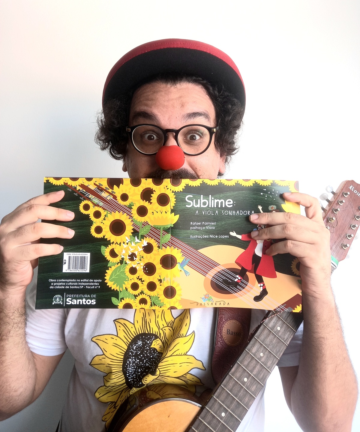 Poemas foram escritos pelo pesquisador e educador Rafael Palmieri - Palhaço Viola e ilustrados por Nice Lopes