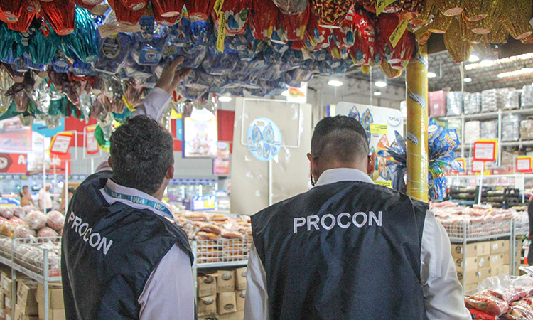 Procon está realizando ação em várias estabelecimentos do município