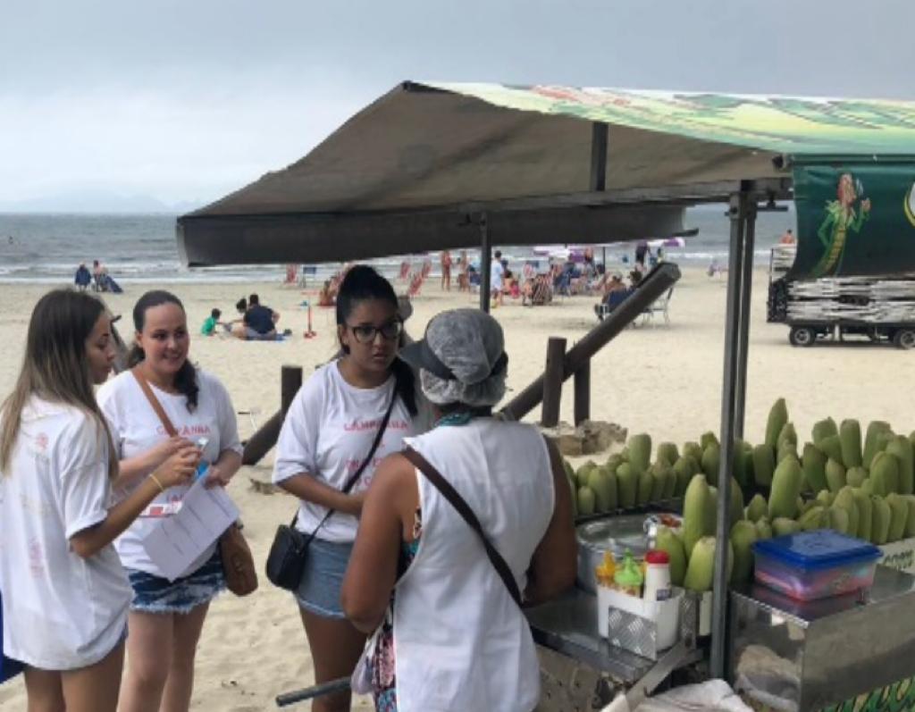 Os profissionais de Saúde Bucal vão percorrer a praia, entre o Novo Quebra-Mar, no José Menino, e o Aquário Municipal, na Ponta da Praia