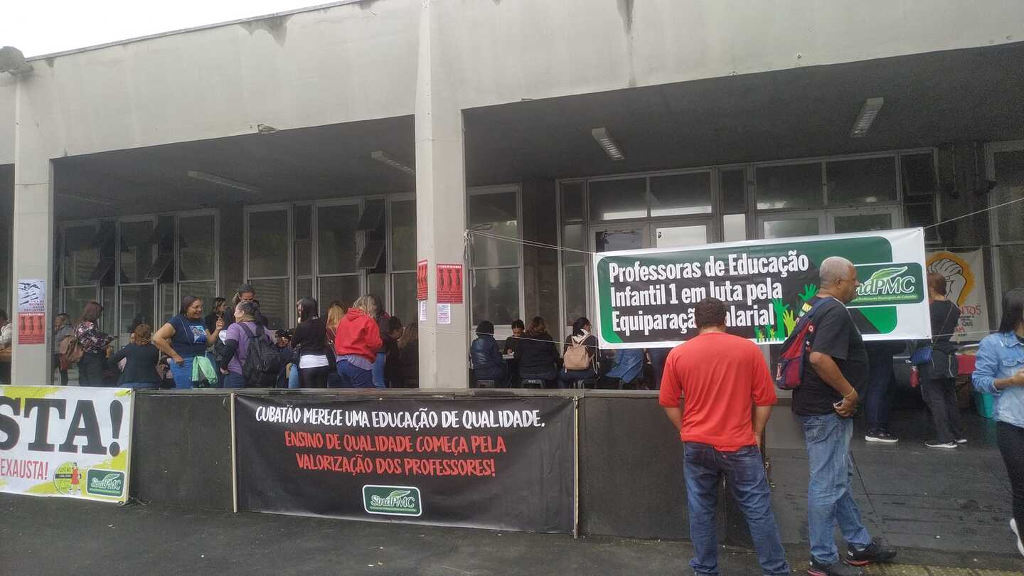 Professores lutam por direitos