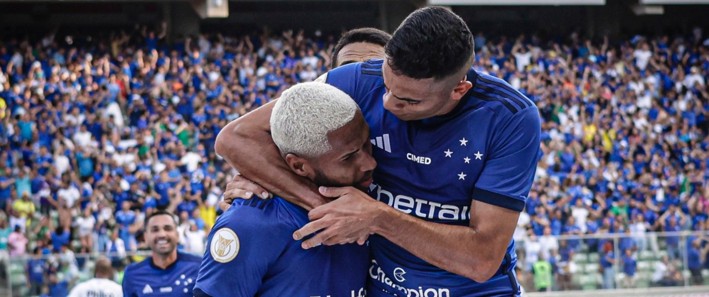 Cruzeiro vai a nove pontos e lidera Campeonato Brasileiro