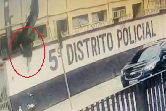 Homem de 24 anos que fugiu da carceragem do 5&ordm; Distrito Policial de Santos