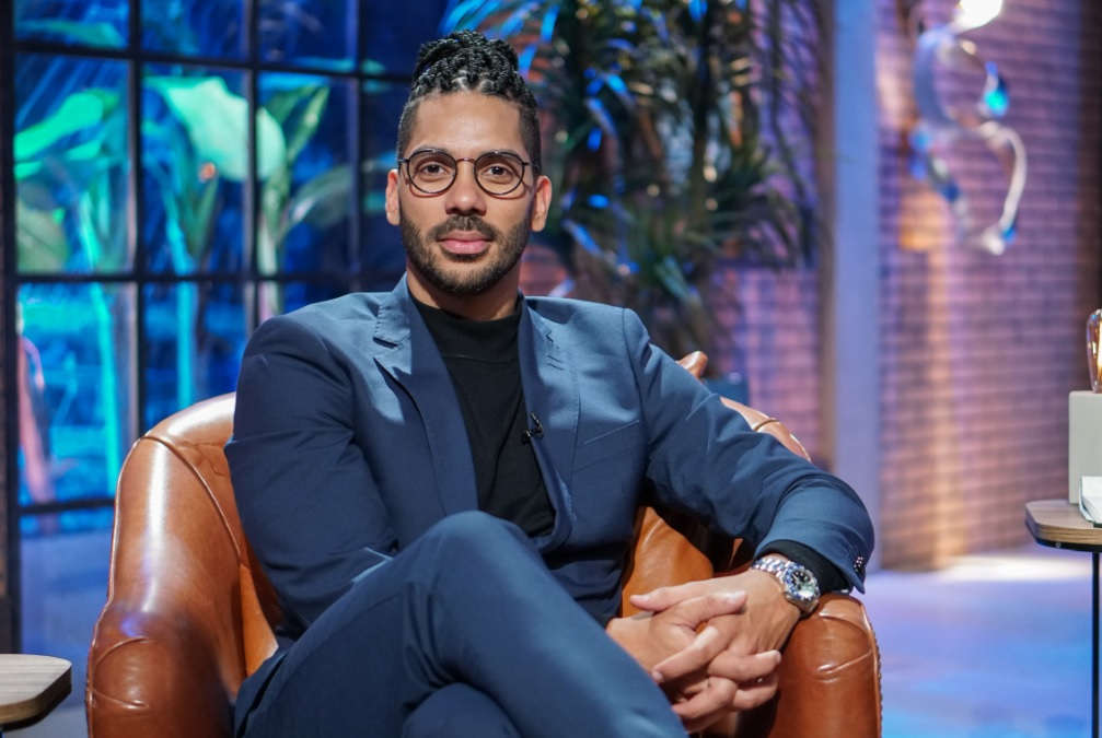 O empresário santista Joel Jota foi anunciado como o mais novo jurado fixo do Shark Tank Brasil