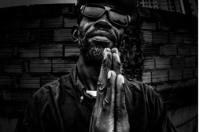 Dum Dum, do grupo Facção Central, morreu aos 54 anos em decorrência de um acidente vascular cerebral.