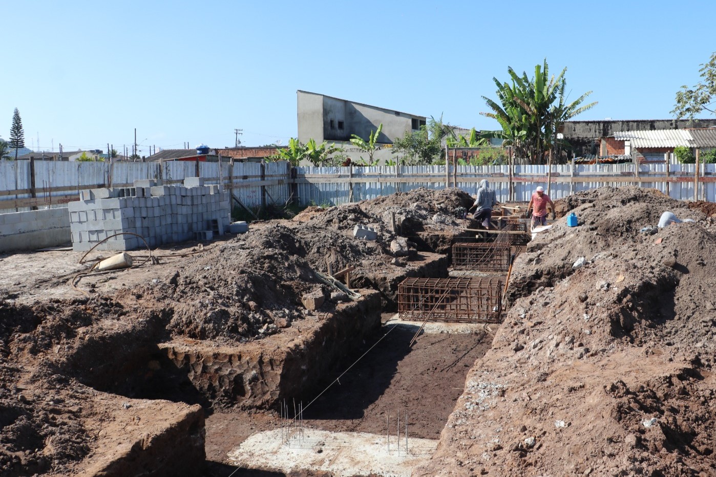 A construção da unidade faz parte de um amplo programa de investimentos na Educação de Mongaguá