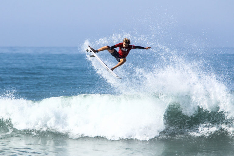 Caiaque, stand up paddle, canoa havaiana e kitesurfe são outros esportes bastante praticados nas águas cristalinas de Ilhabela