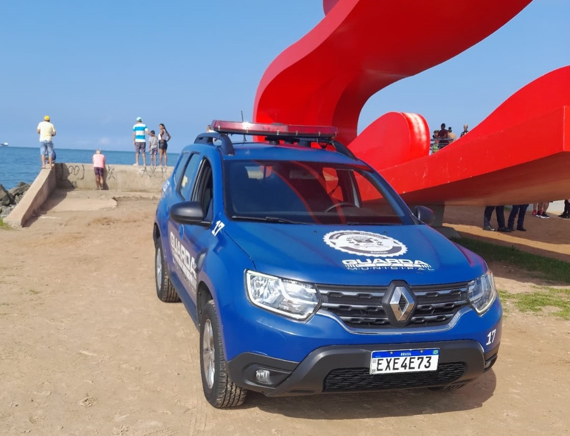 A Guarda Civil Municipal (GCM) de Santos deteve duas pessoas