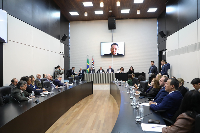 Na prática, a matéria permite que policiais civis e militares, quando se aposentarem, possam ter o registro patrimonial da arma de porte