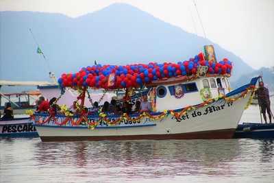 Ao fim, serão distribuídos lanches para o início dos shows na Praia