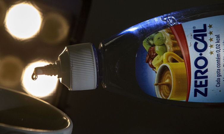 O adoçante é usado como substitudo do açucar