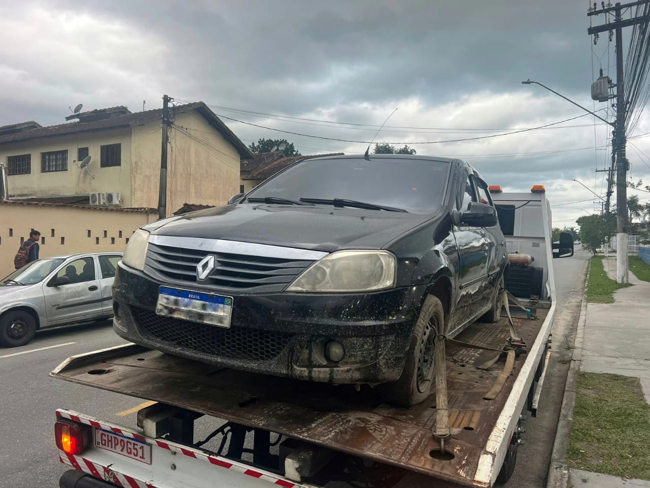 Quem tiver informações que possam colaborar com a investigação de crimes dessa ou de outra natureza pode efetuar denúncia às centrais 153 da Guarda Civil Municipal ou 190 da Polícia Militar