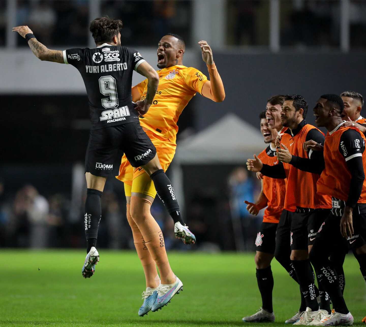 O resultado deixou a equipe de Luxemburgo com 12 pontos na tabela e mais longe da zona de rebaixamento