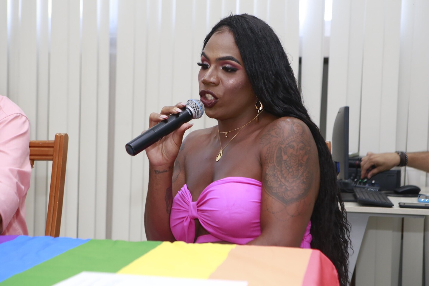 O prefeito de Guarujá, reiterou que o momento marca uma página na história da Cidade e que novas políticas públicas voltadas à comunidade LGBTQIAP+