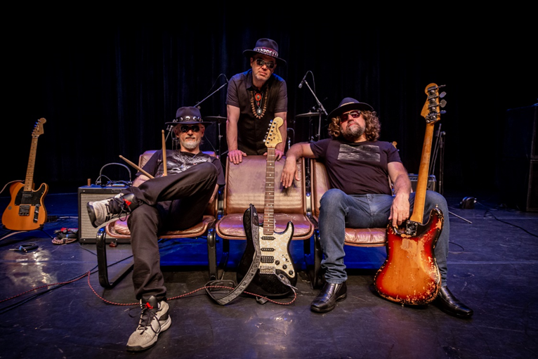 Em sua nova fase, em trio, a banda do ABC Paulista comemora 30 anos de carreira