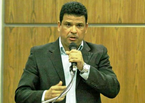 Marco Antônio de Souza, o Marquinho (PSDB), teria permitido verba para a ONG de cônjuge