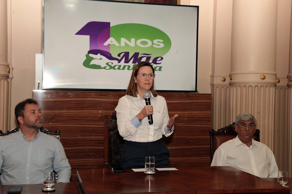 PREFEITA RENATA BRAVO PREMIAÇÃO DEZ ANOS MÃE SANTISTA