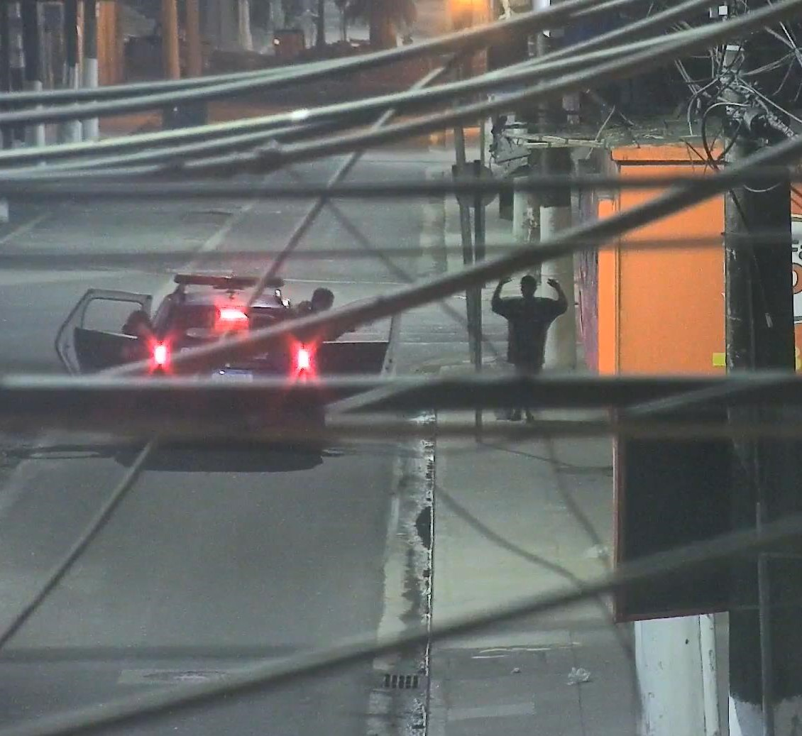 Homem é detido em Santos