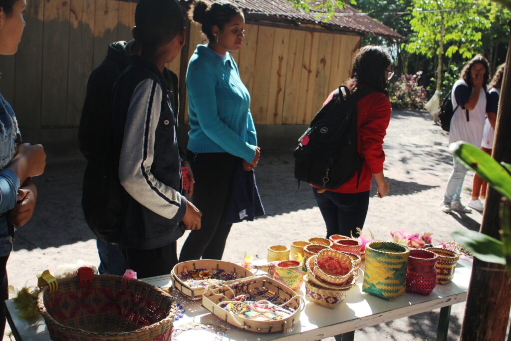 A arte indígena está inserida no conjunto de habilidades do Currículo Educaita