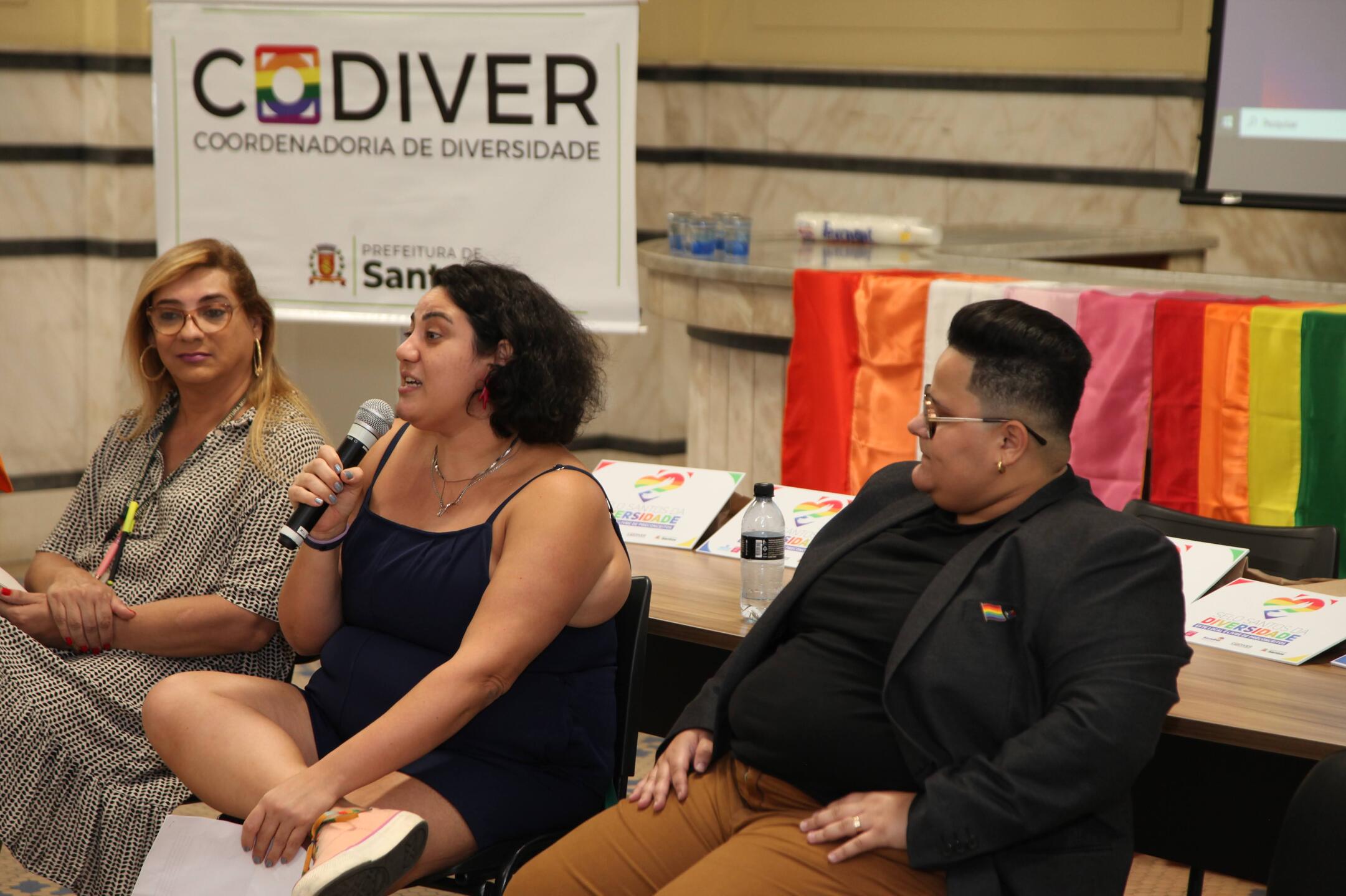 Antes da cerimônia, uma roda de conversa discutiu o tema 'Orgulho, pra quem?'