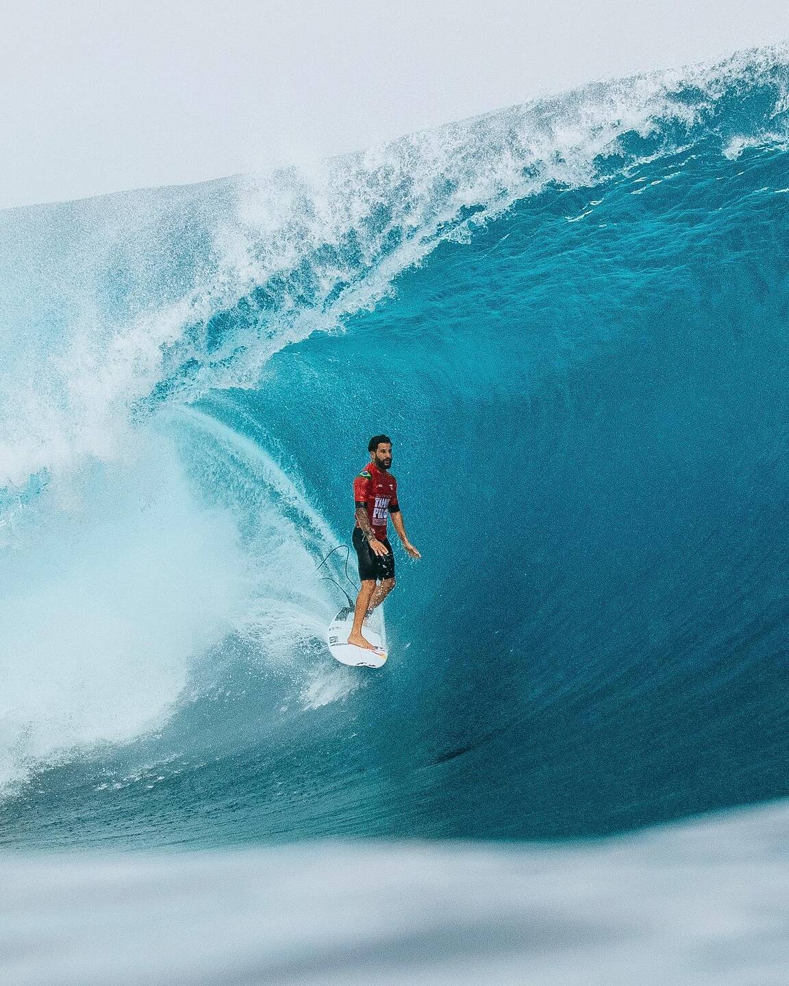 O surfe é uma modalidade de esporte que é executada no mar