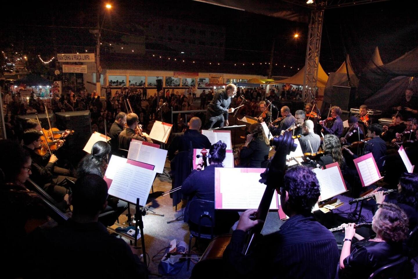 Até o dia 30 segue as campanhas do Fescete Solidário, em que a programação pede doação de alimentos enlatados para as famílias atendidas pelo Gapa/BS - Grupo de Apoio à Prevenção da Aids da Baixada Santista