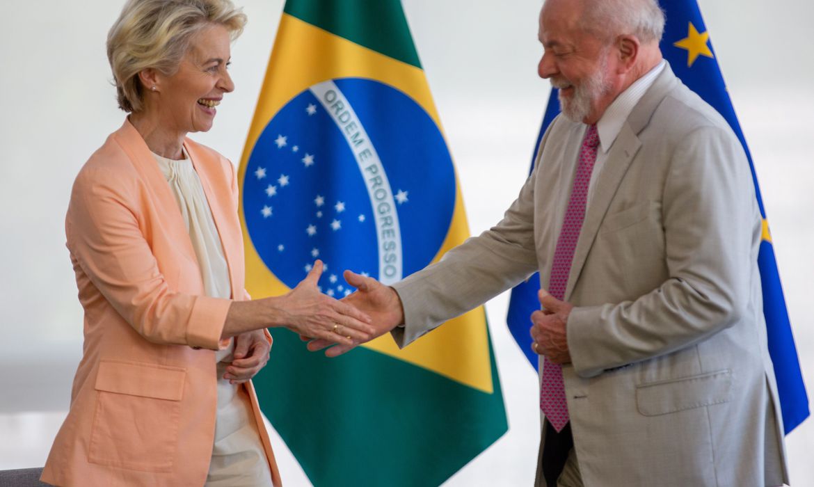 O anúncio aconteceu após reunião da alemã com o presidente Luiz Inácio Lula da Silva, no Palácio do Planalto