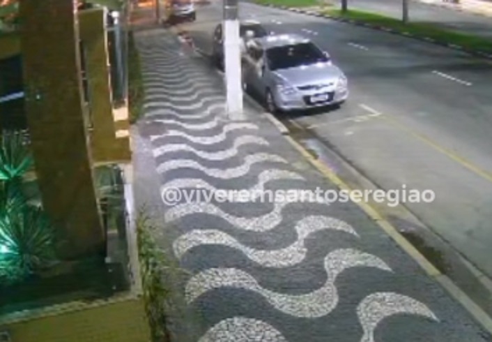 Momento foi flagrado por câmeras de monitoramento