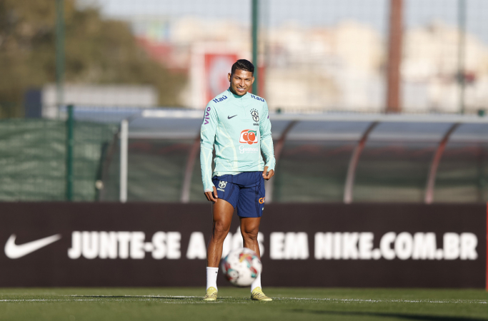 Weverton, Raphael Veiga e Rony foram os palmeirenses convocados para a seleção que enfrenta Senegal nesta terça-feira (20), às 16h, em Lisboa, Portugal