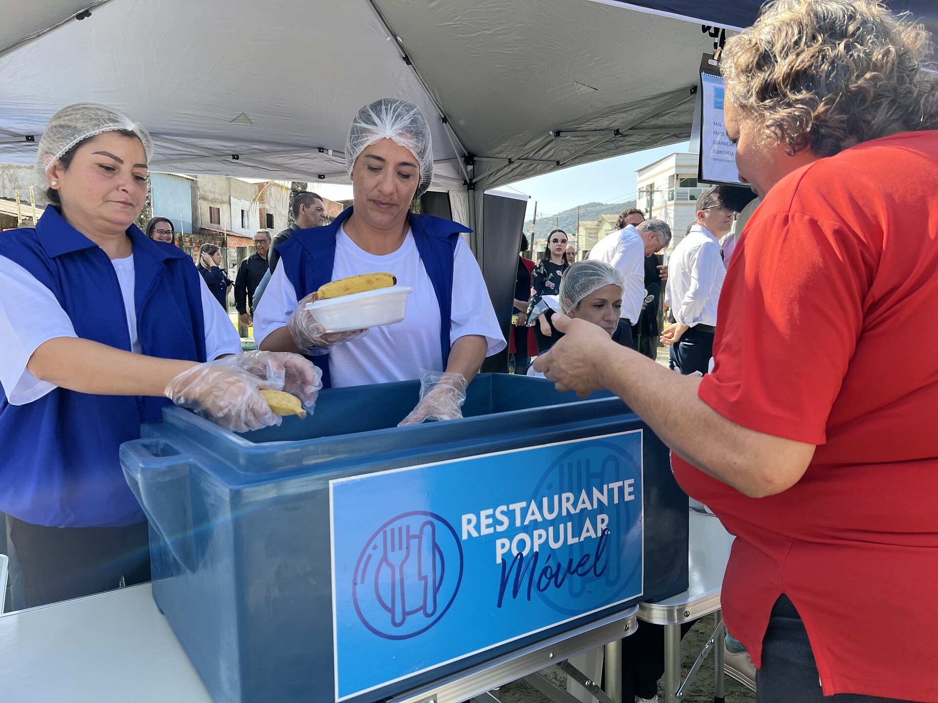 Perequê e Vila Edna são os primeiros bairros atendidos, com 550 refeições por dia