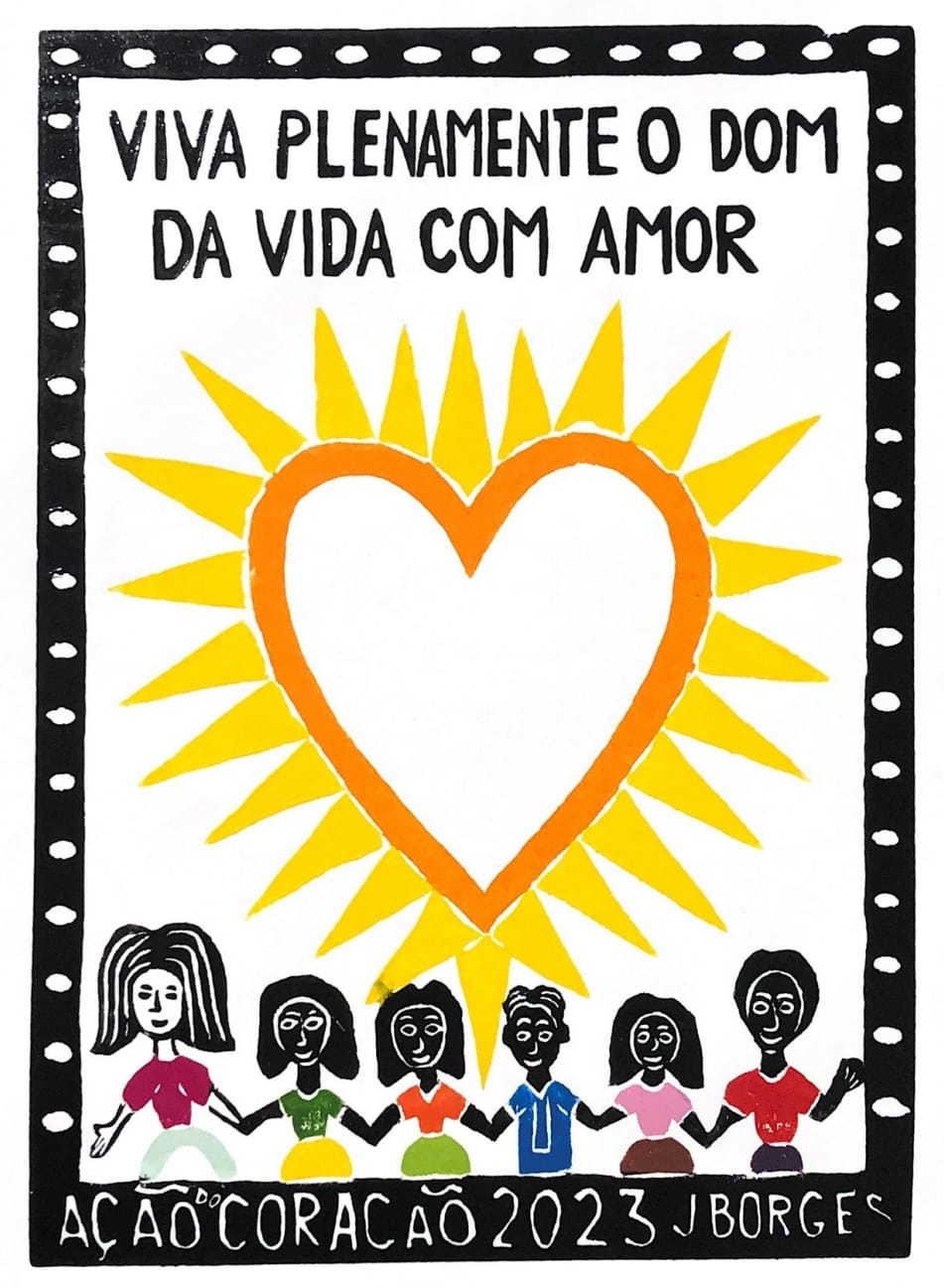 A iniciativa arrecada alimentos não-perecíveis, roupas, brinquedos e corações confeccionados em tecido - símbolo da campanha - para distribuição em comunidades em situação vulnerável