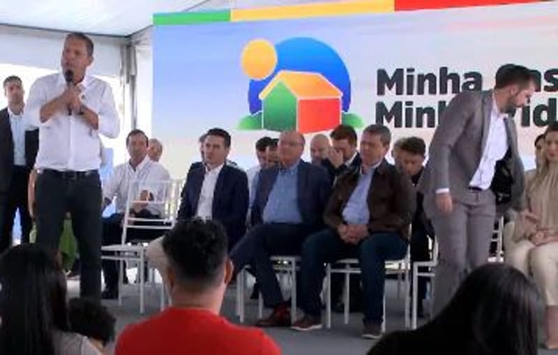 A informação concedida pelo prefeito de Santos, Rogério Santos, durante seu discurso na última segunda (3), de que a Unidade de Pronto Atendimento (UPA) local atende a