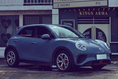 O Ora 03 será oferecido no mercado brasileiro em duas versões, ambas equipadas com motor de 171 cavalos de potência e torque instantâneo de 25,5 kgfm