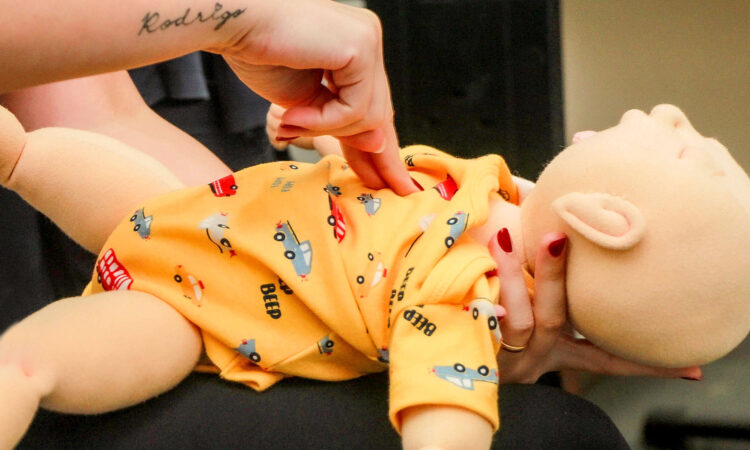 A iniciativa objetiva preparar os profissionais da Rede Municipal de Ensino