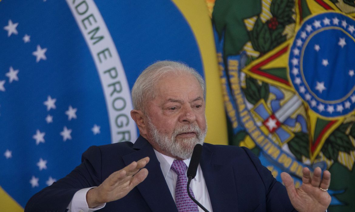 Presidente Lula alega não ter pressa na tomada de decisão