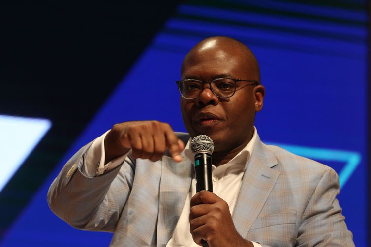 O ministro de Direitos Humanos e Cidadania, Silvio Almeida, disse que acionou a Advocacia-Geral da União pedindo apuração