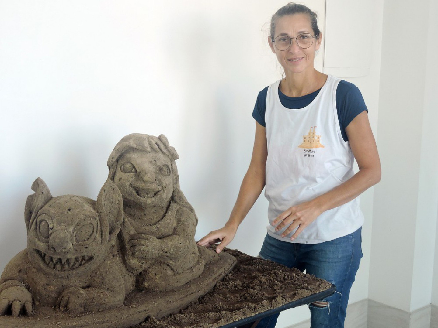 Exposição mostra o Avatar, Harry Potter e outros personagens, na Oral Arte Odontologia, no centro de Itanhaém