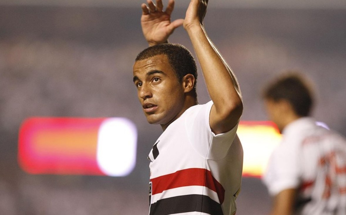 Lucas Moura negocia retorno ao São Paulo