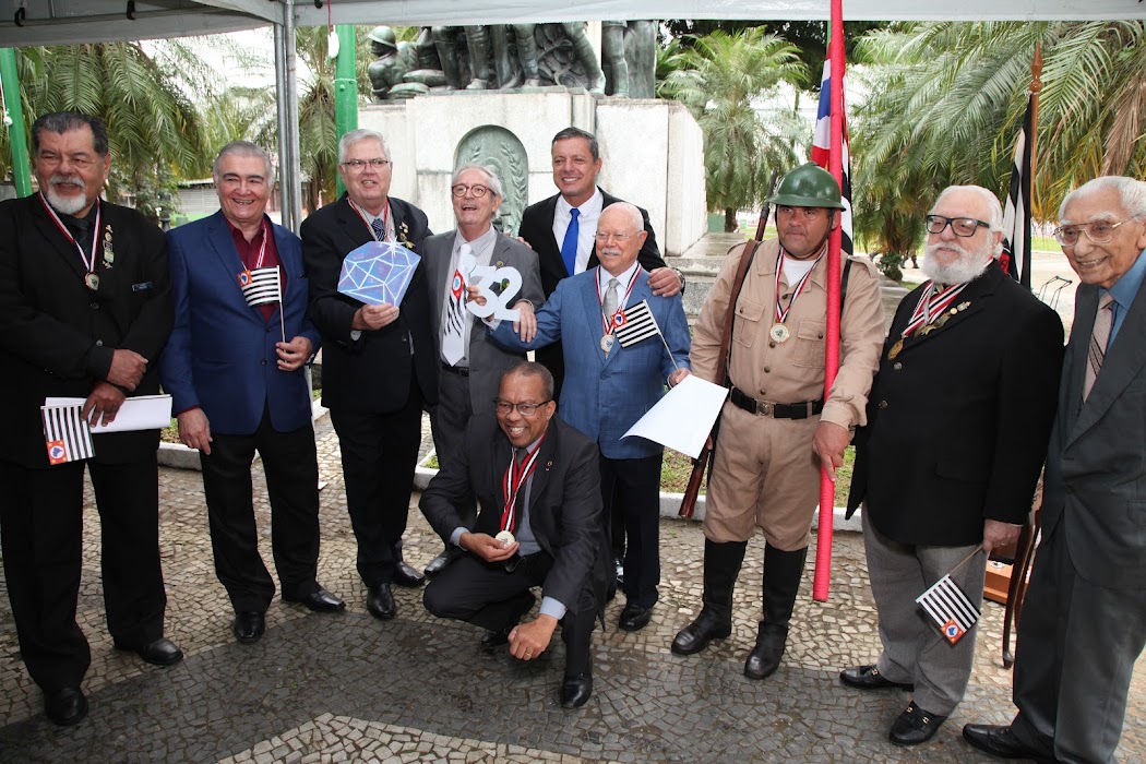 Celebração à Revolução de 1932 ocorreu no Centro Histórico de Santos