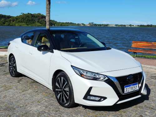 O motor é um 2.0 aspirado a gasolina, com 151 cavalos e 20 kgfm